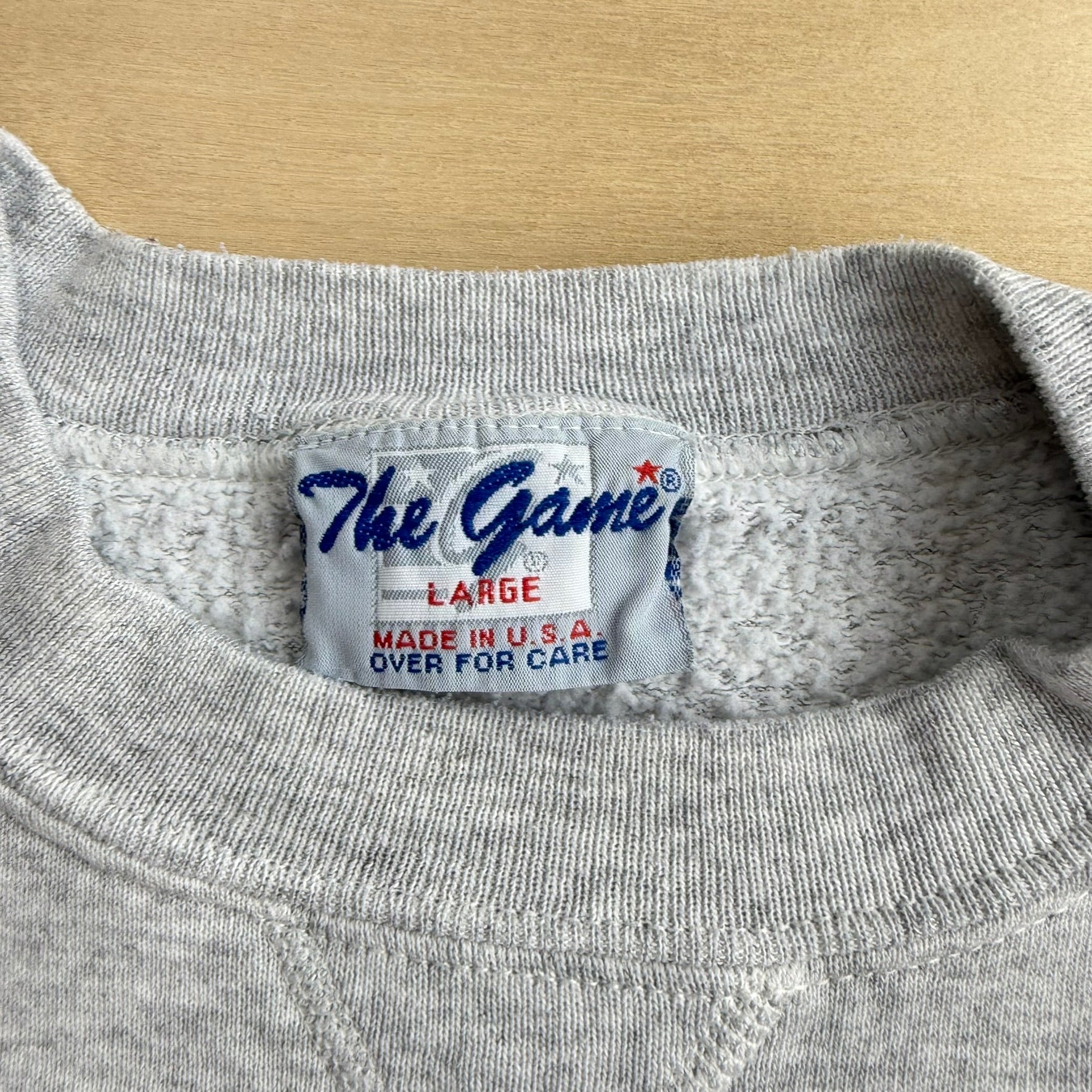 J- Vintage '94 New England Patriots NFL Graphic Made In USA Short Sleeve Crewneck - L
