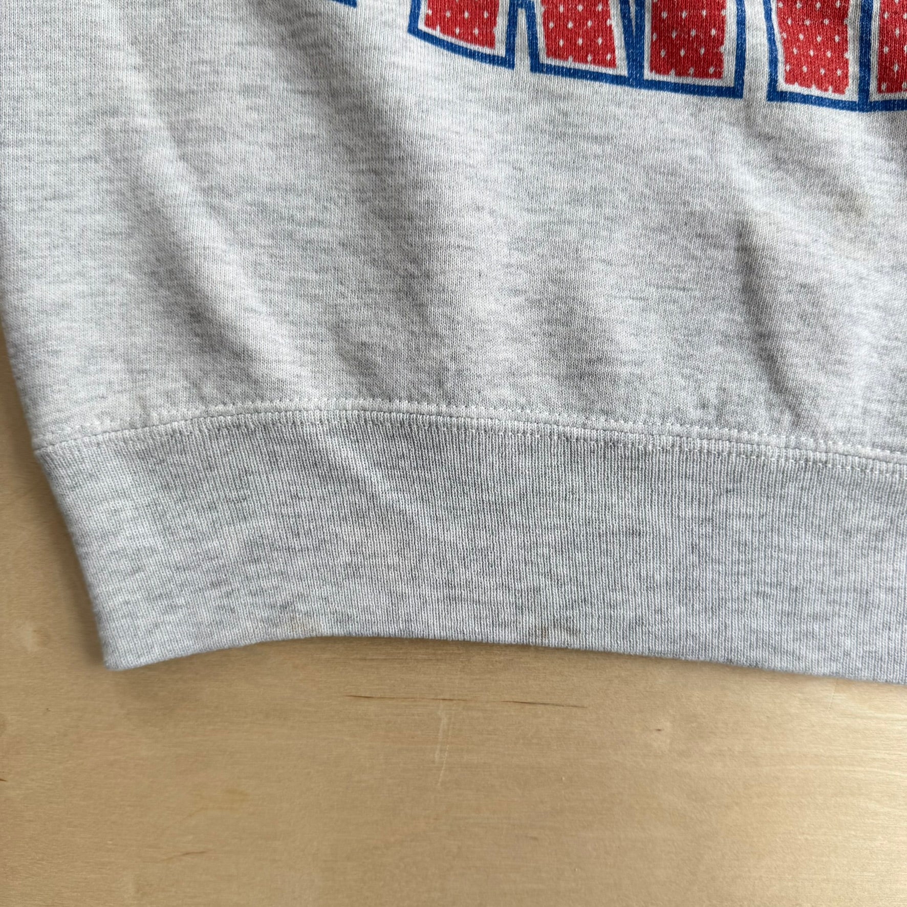 J- Vintage '94 New England Patriots NFL Graphic Made In USA Short Sleeve Crewneck - L