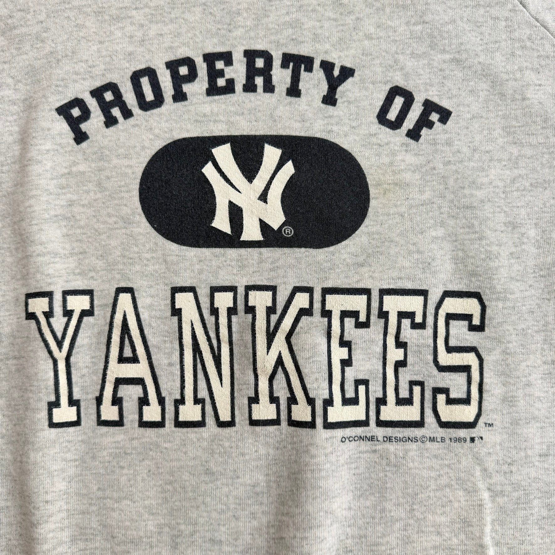J- Vintage '89 New York Yankees MLB Property Of Yankees Graphic Made In USA Crewneck - XL