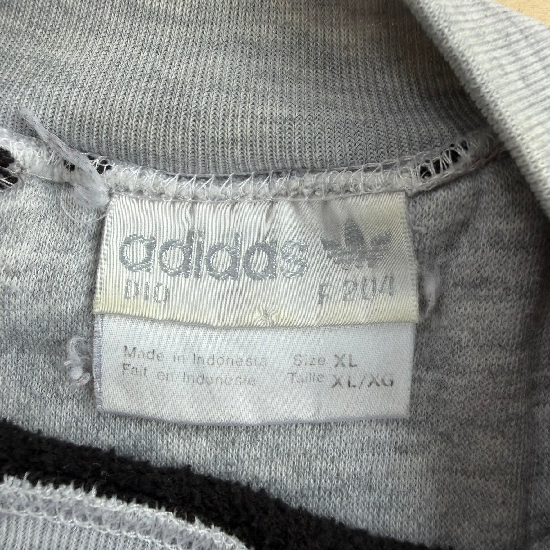 J- Vintage 90s Adidas Embroidered Logo Crewneck - XL