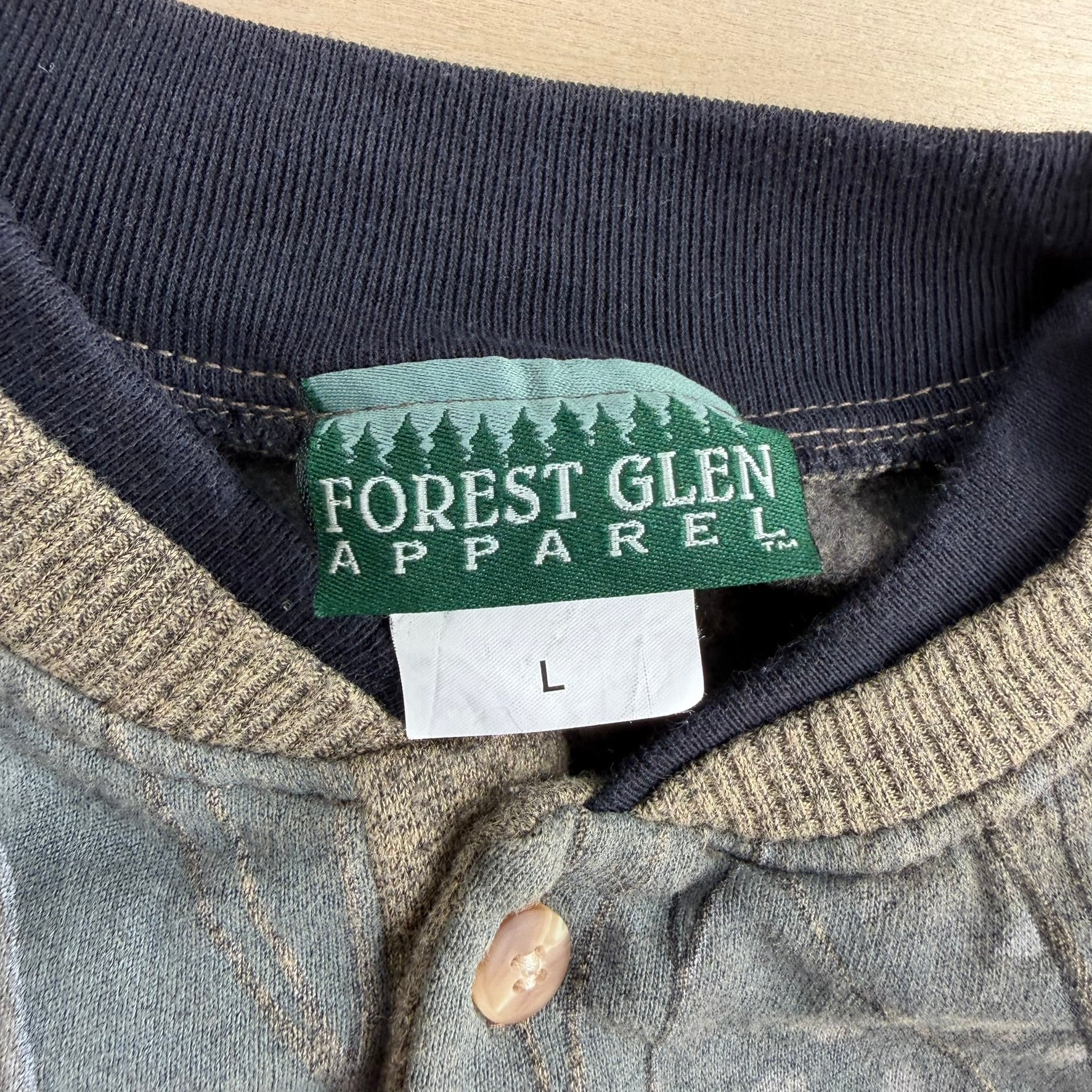 J- Vintage Forest Glen Apparel Deers All Over Print Made In USA Henley Crewneck - L