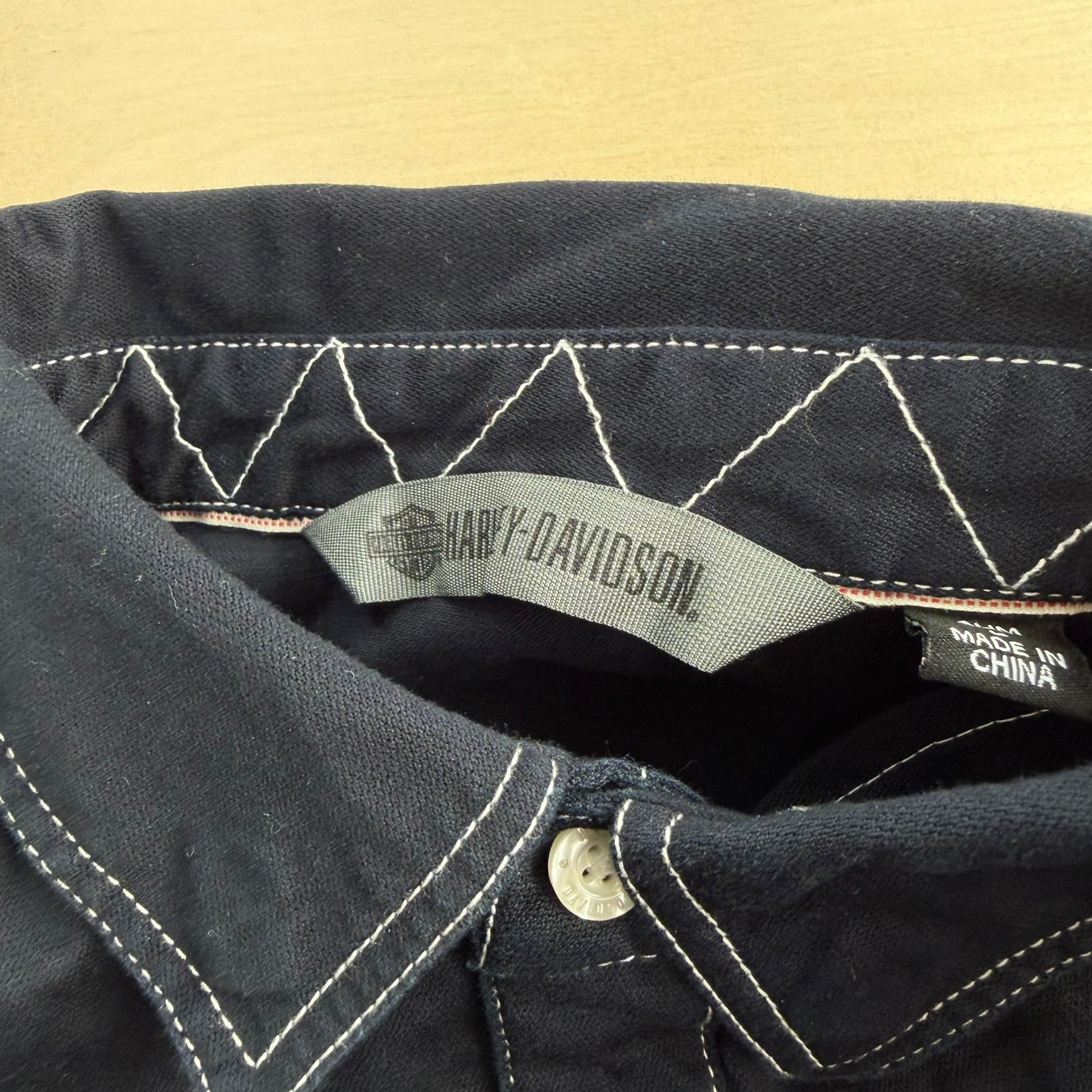 J- Harley Davidson Text Logo Button Down Shirt - L Slim