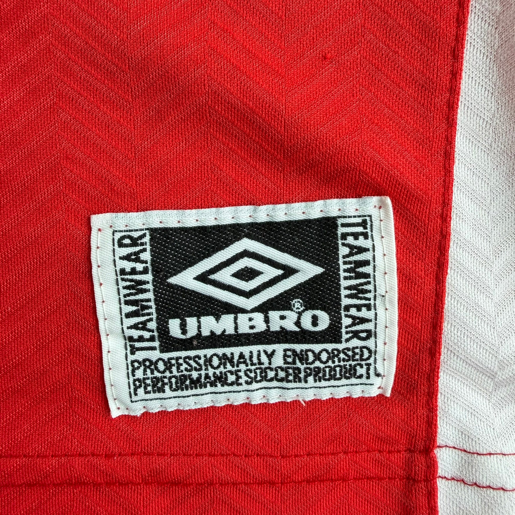 J- Vintage Umbro Teamwear Chinooks Team Soccer Jersey - M