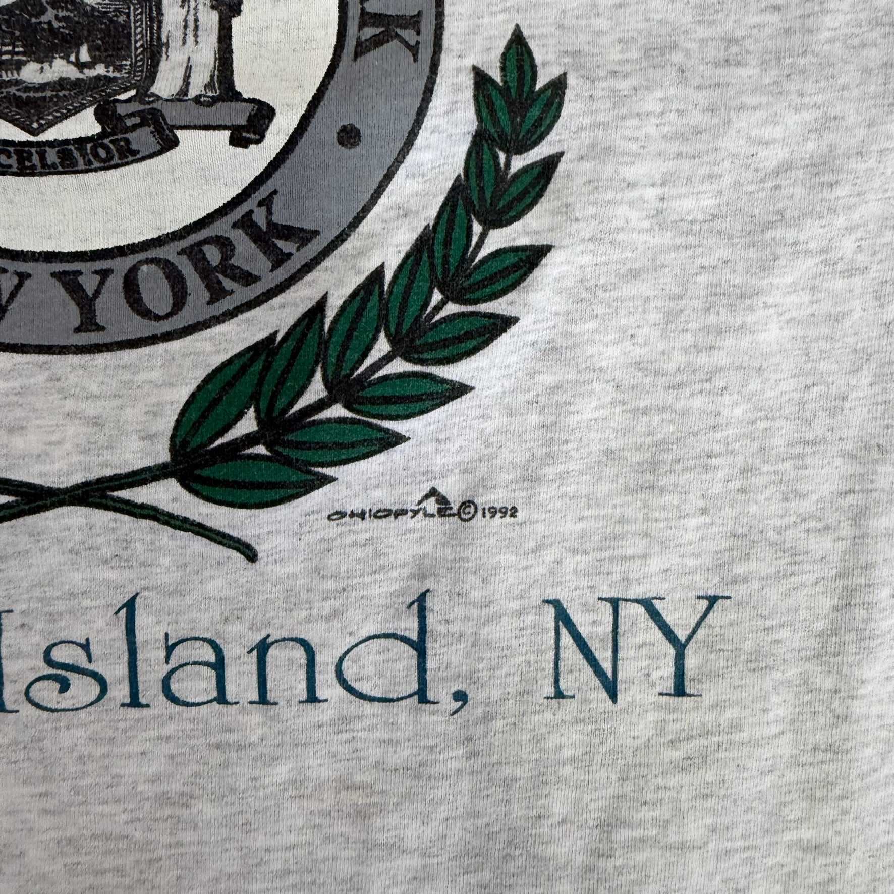 J- Vintage '92 Cutchogue Long Island New York Made In USA Single Stitch Tee - M