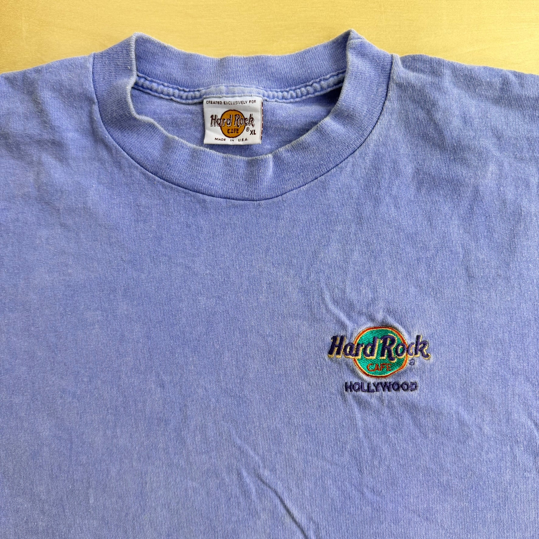 J- Vintage Hard Rock Cafe Hollywood Embroidered Logo Made In USA Single Stitch Tee - XL