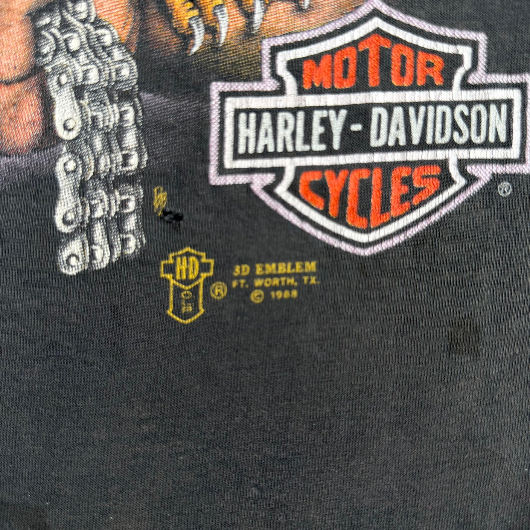 J- Vintage '88 Harley Davidson 3D Emblem Modesto California Graphic Made In USA Single Stitch Tee - M