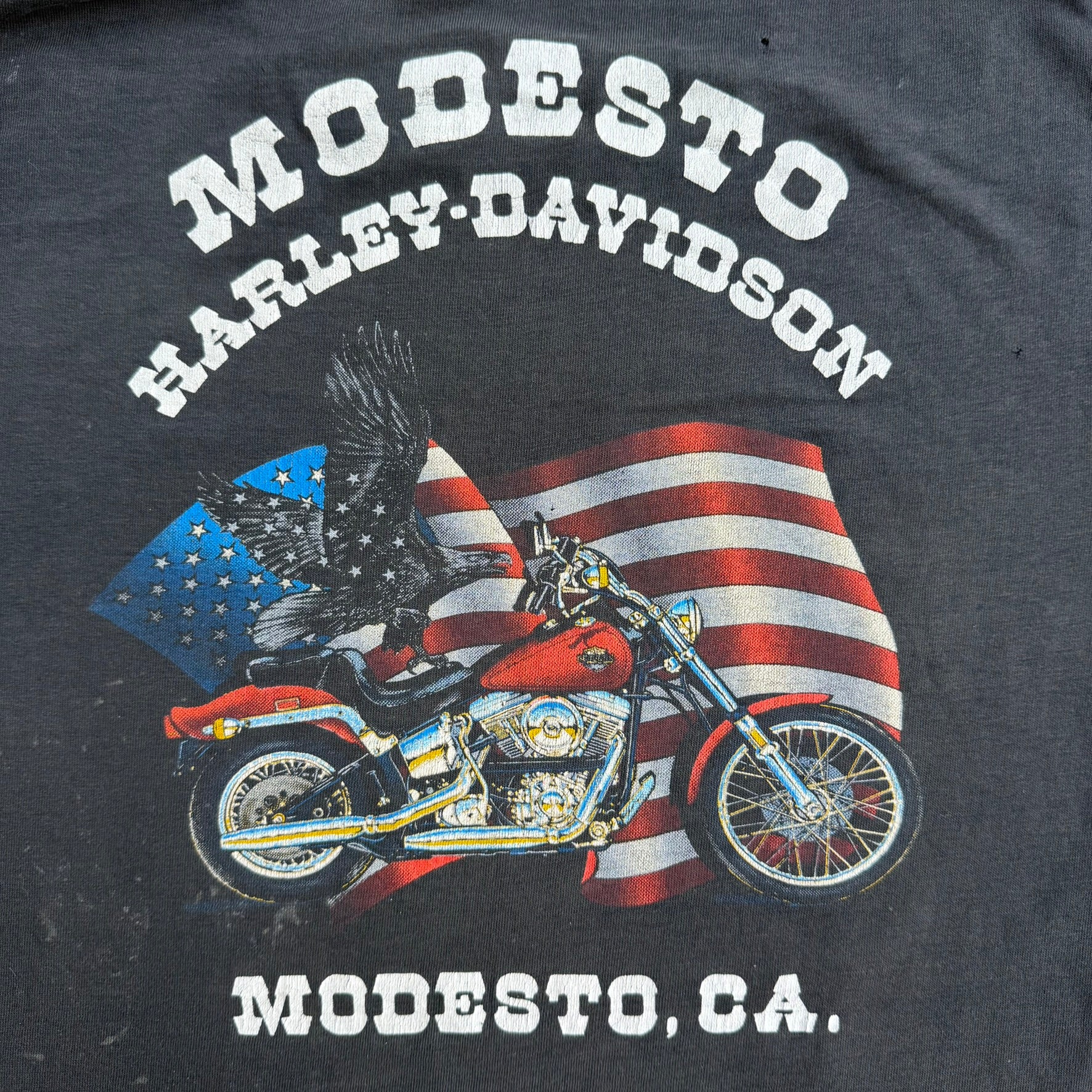 J- Vintage '88 Harley Davidson 3D Emblem Modesto California Graphic Made In USA Single Stitch Tee - M