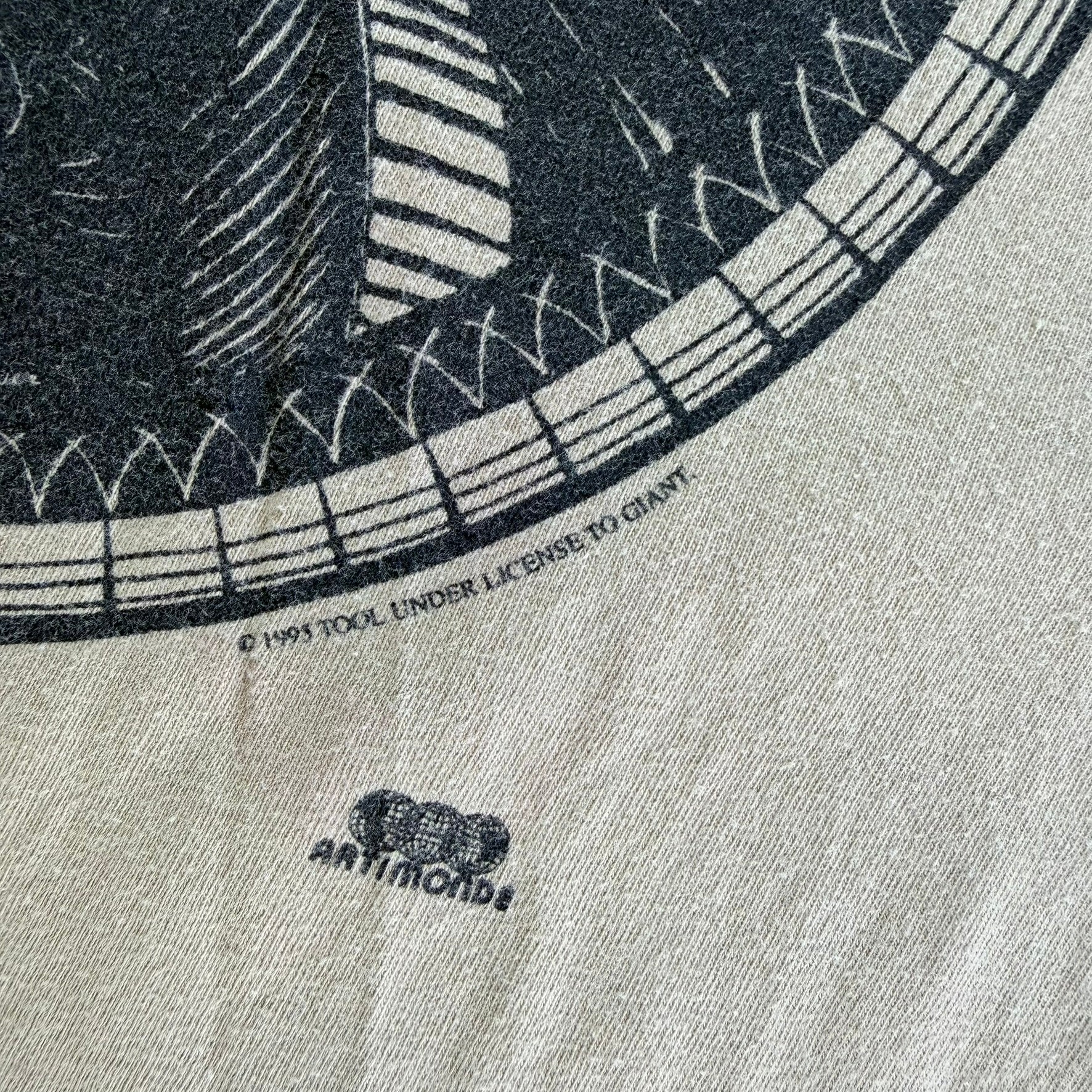 J- Vintage '95 Tool Tan Undertow Graphic Made In USA Single Stitch Tee - XL