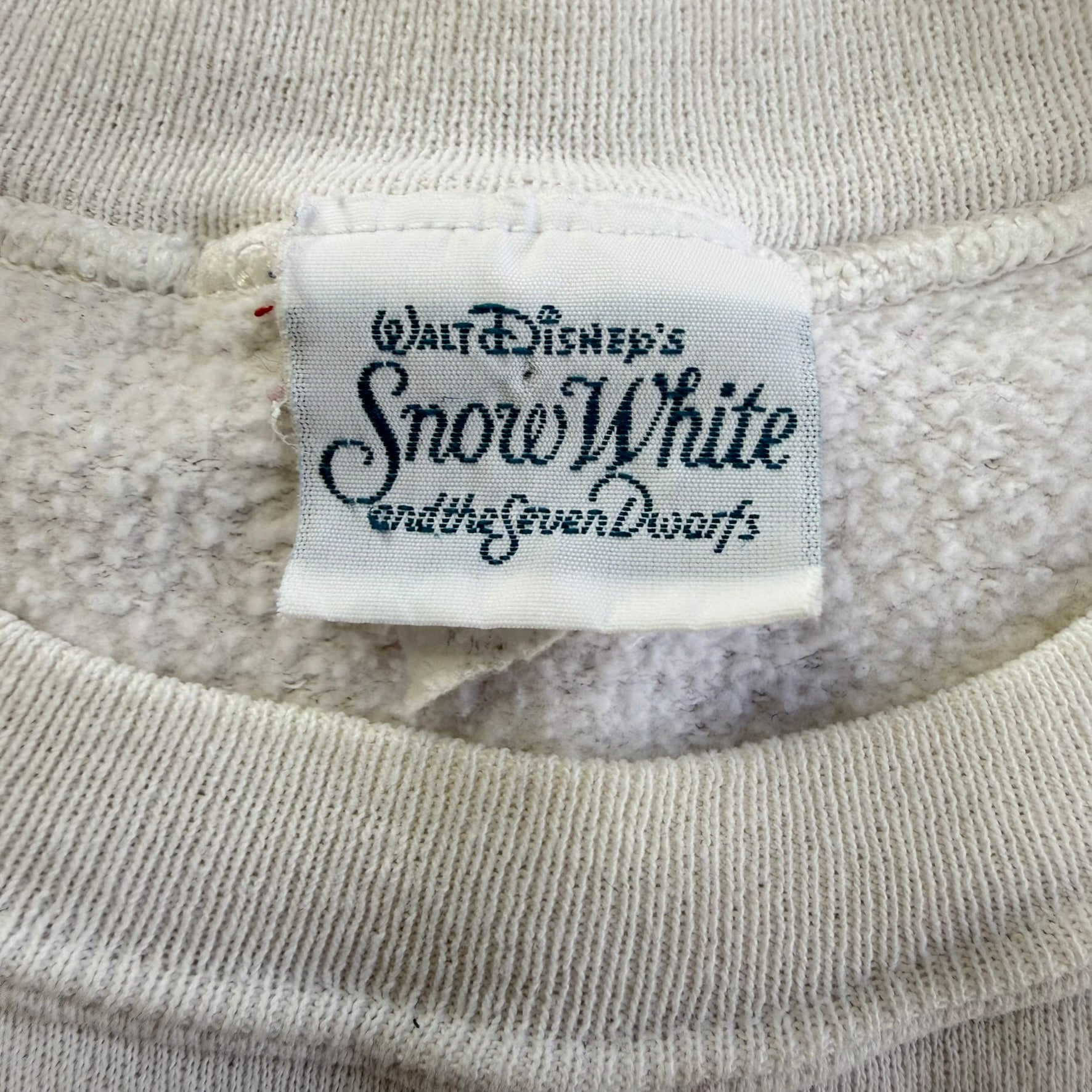 J- Vintage Disney Doc Dwarf Graphic Crewneck - L
