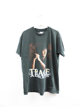 Load image into Gallery viewer, Vintage 1997 Trace Adkins Picture Fruit Of The Loom Tee
