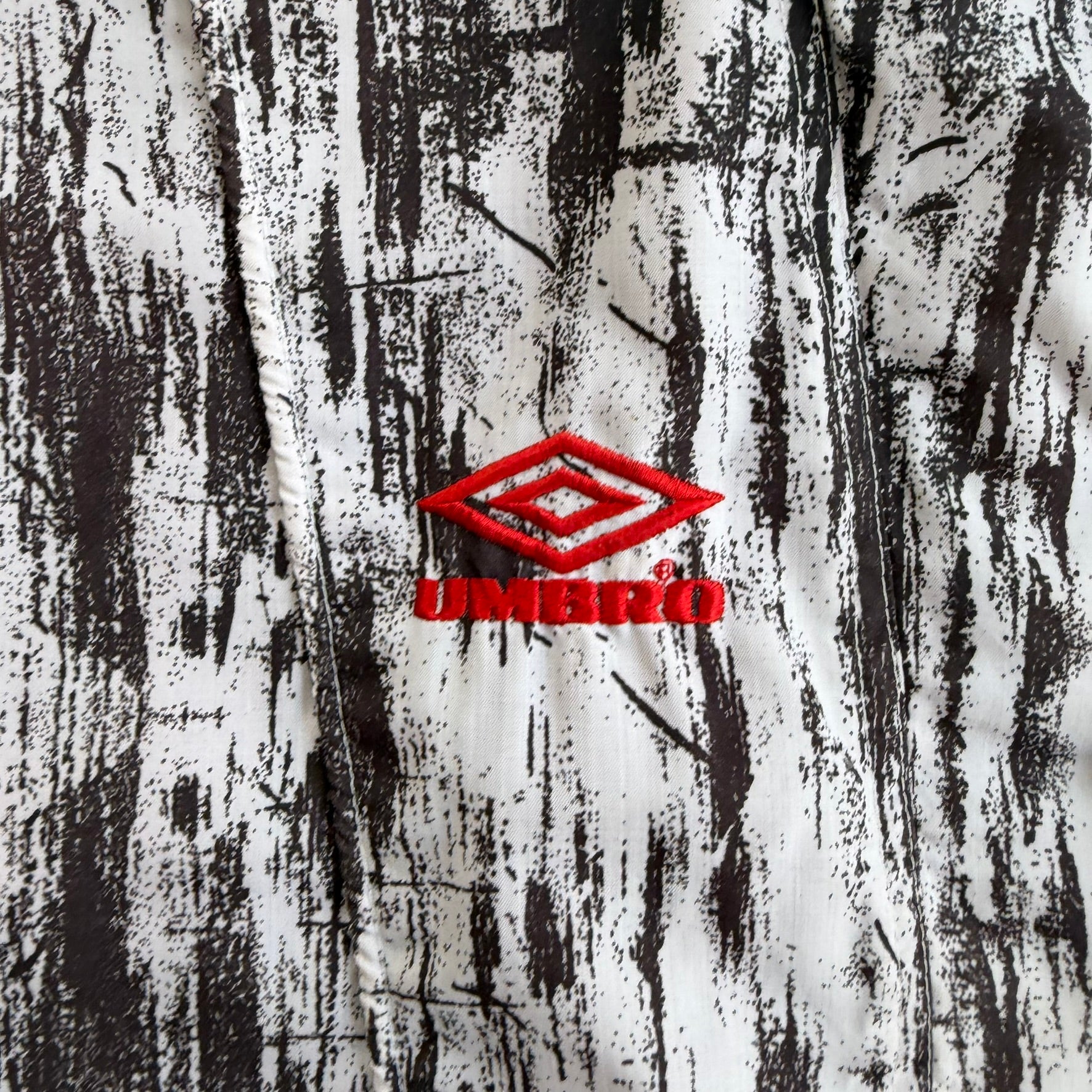 J- Vintage Umbro Manchester United Football Club Embroidered Patch Text Lightweight Zip Up Jacket - XL