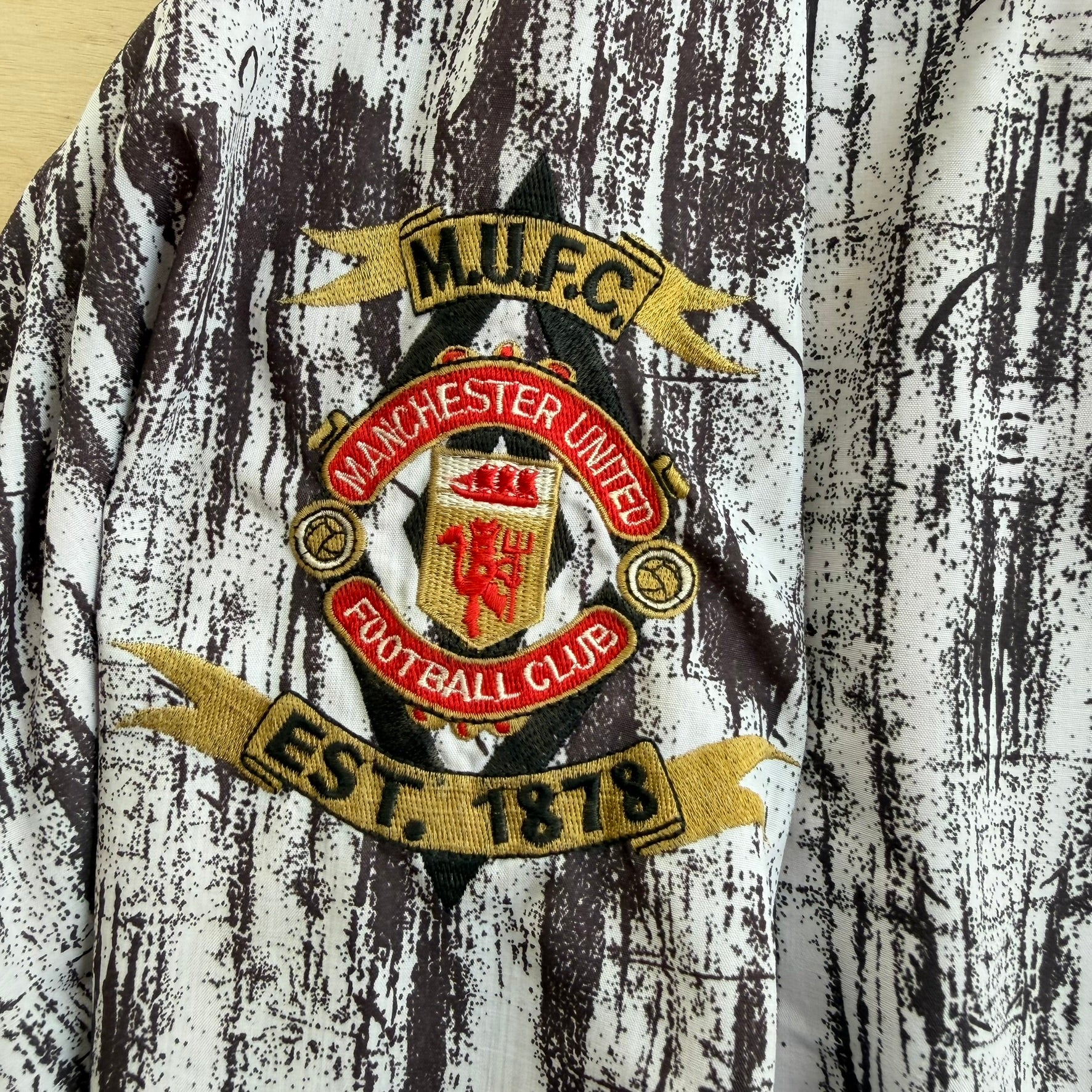 J- Vintage Umbro Manchester United Football Club Embroidered Patch Text Lightweight Zip Up Jacket - XL