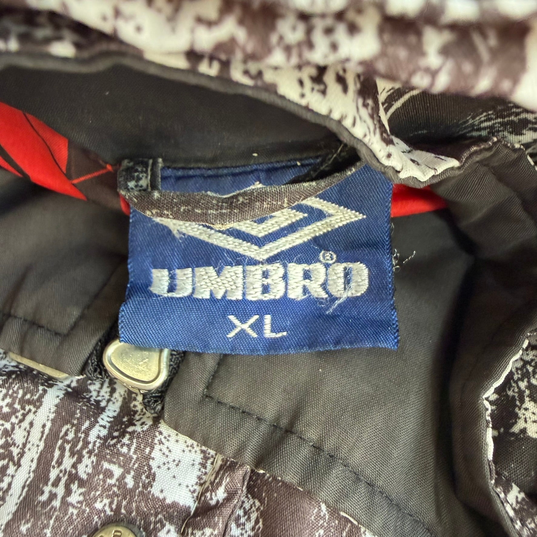 J- Vintage Umbro Manchester United Football Club Embroidered Patch Text Lightweight Zip Up Jacket - XL