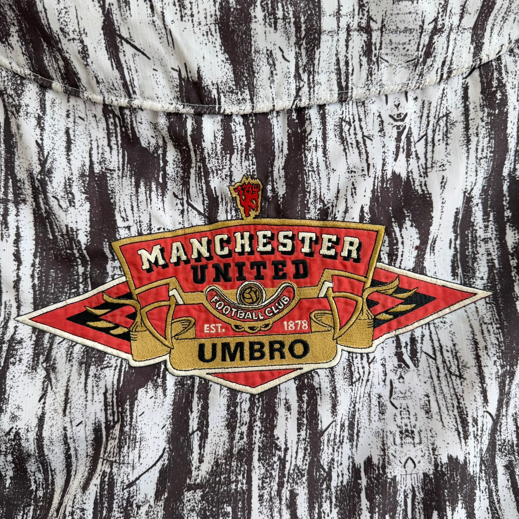 J- Vintage Umbro Manchester United Football Club Embroidered Patch Text Lightweight Zip Up Jacket - XL