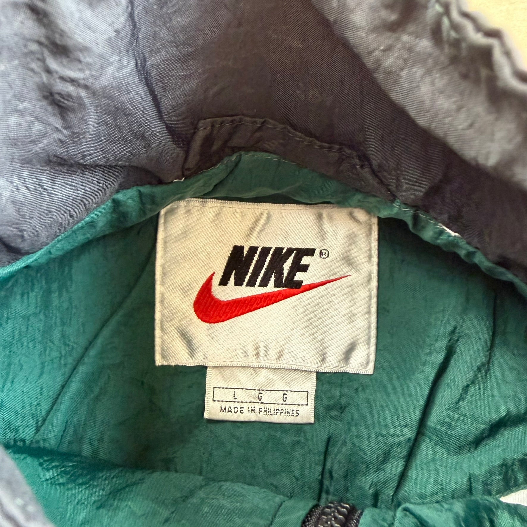 J- Vintage 90s Nike Embroidered Text Lightweight Zip Up Jacket - L