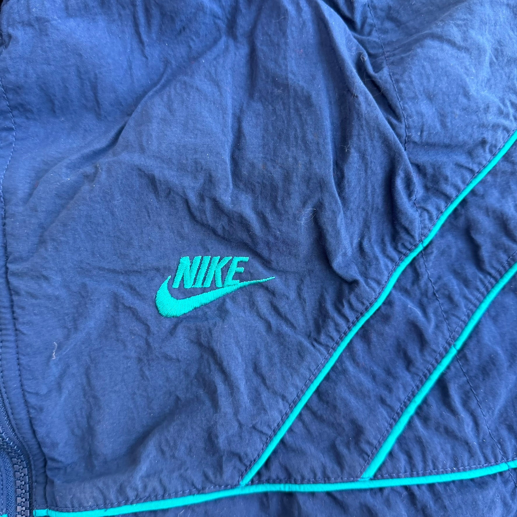 J- Vintage 90s Nike Embroidered Logo Zip Up Lightweight Sweatshirt/Nylon Jacket - L