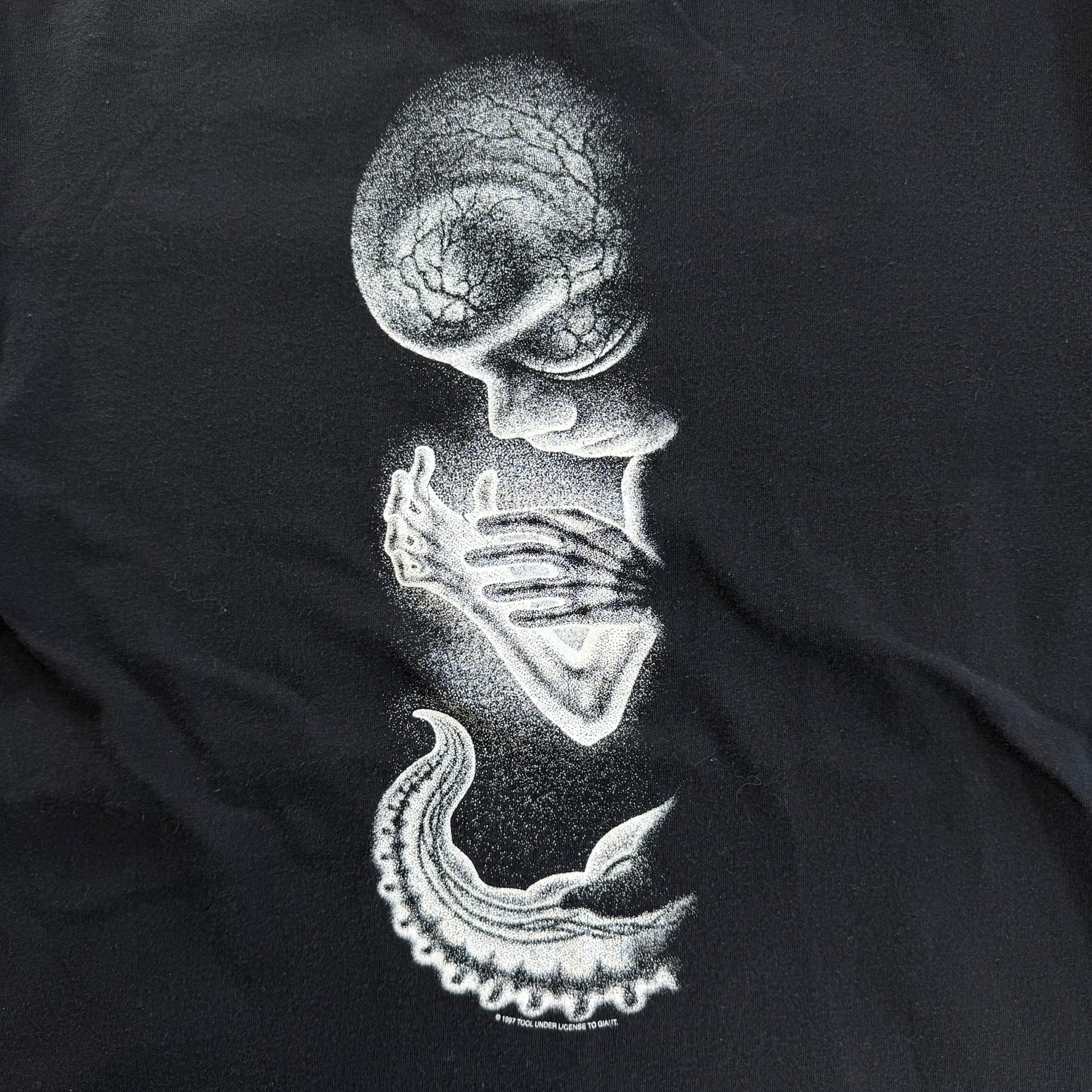 J- Vintage '97 Tool Text & Unborn Graphic Made In Mexico Giant Tag Tee - L