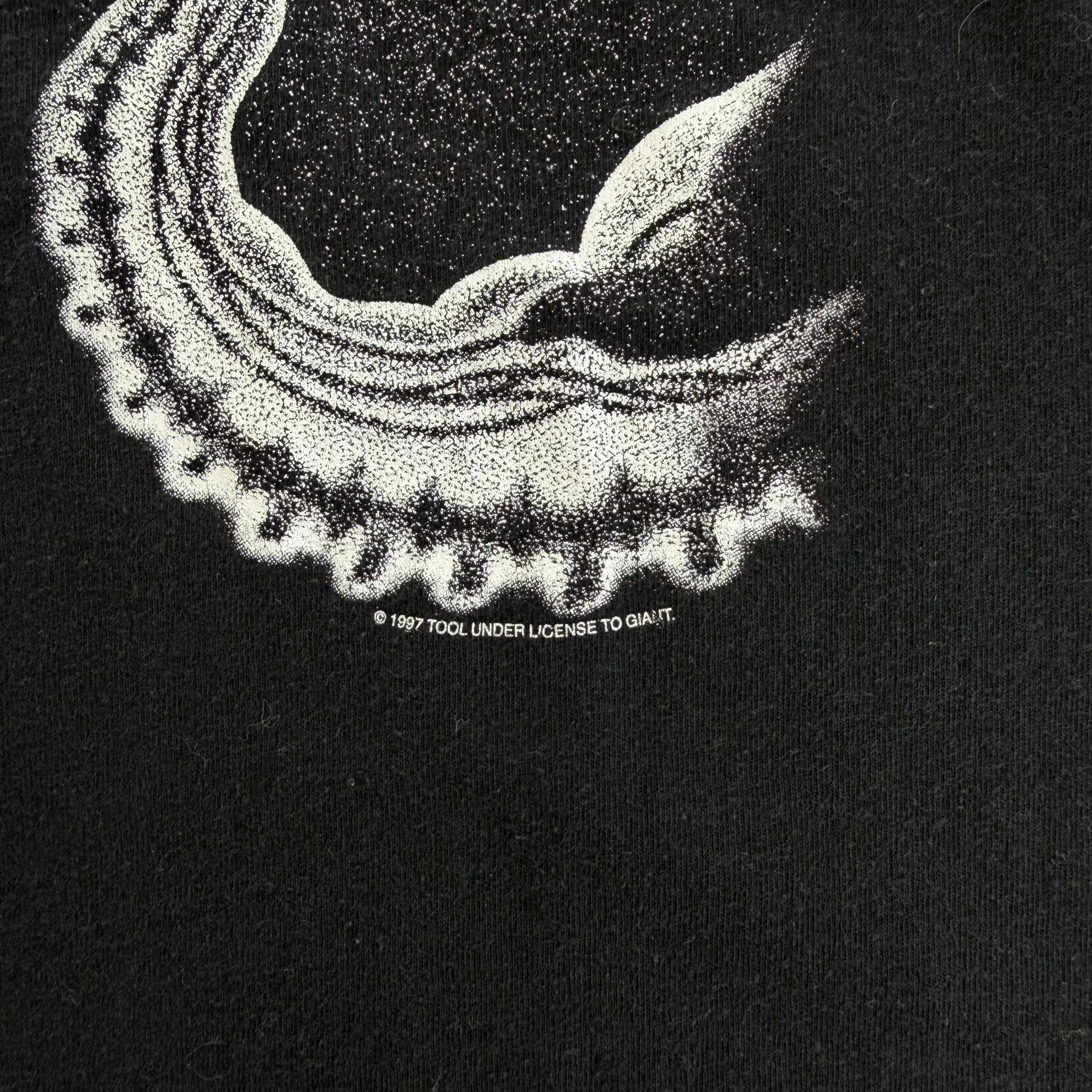 J- Vintage '97 Tool Text & Unborn Graphic Made In Mexico Giant Tag Tee - L