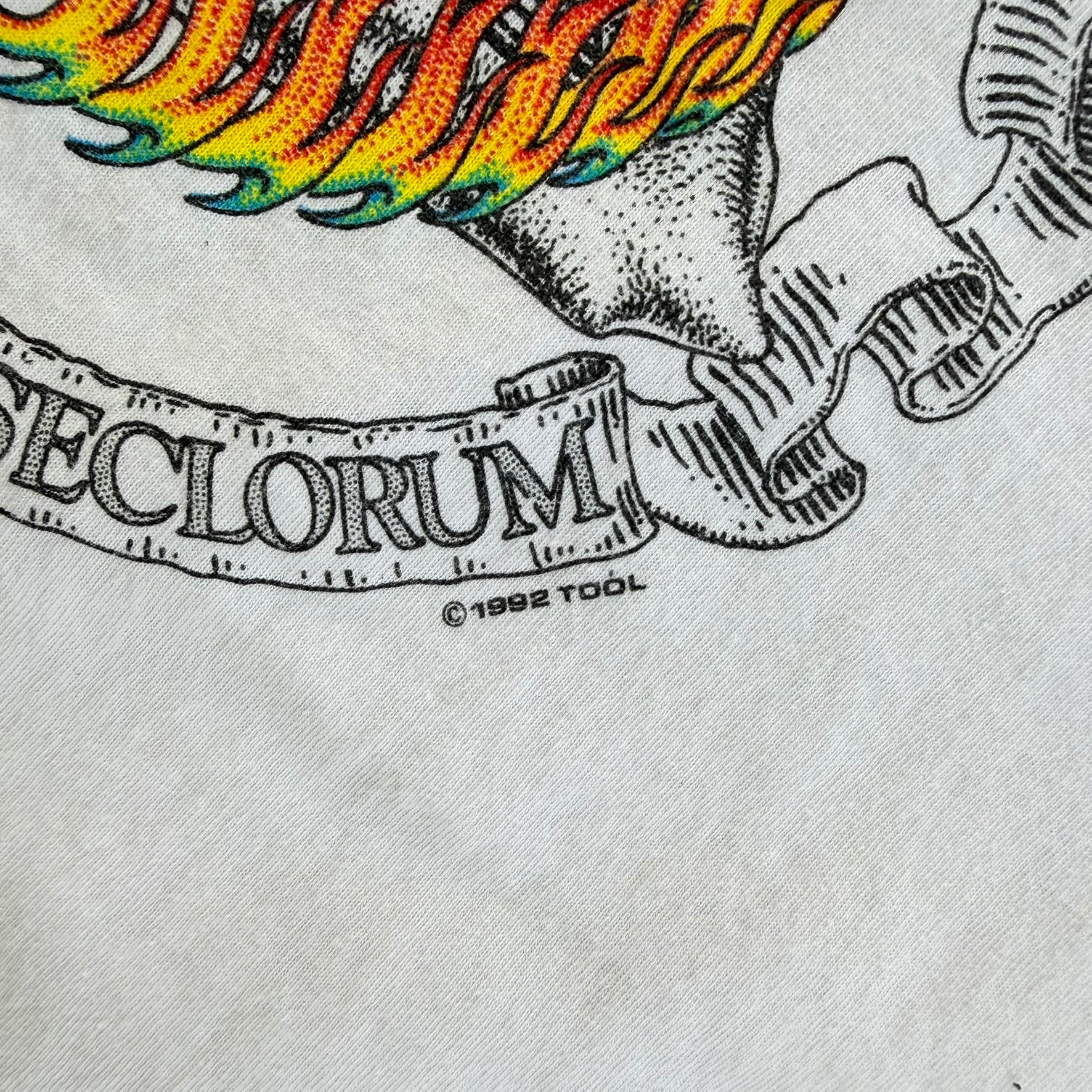 J- Vintage '92 Tool Novus Opiate Seclorum Made In USA Graphic Tee - XL