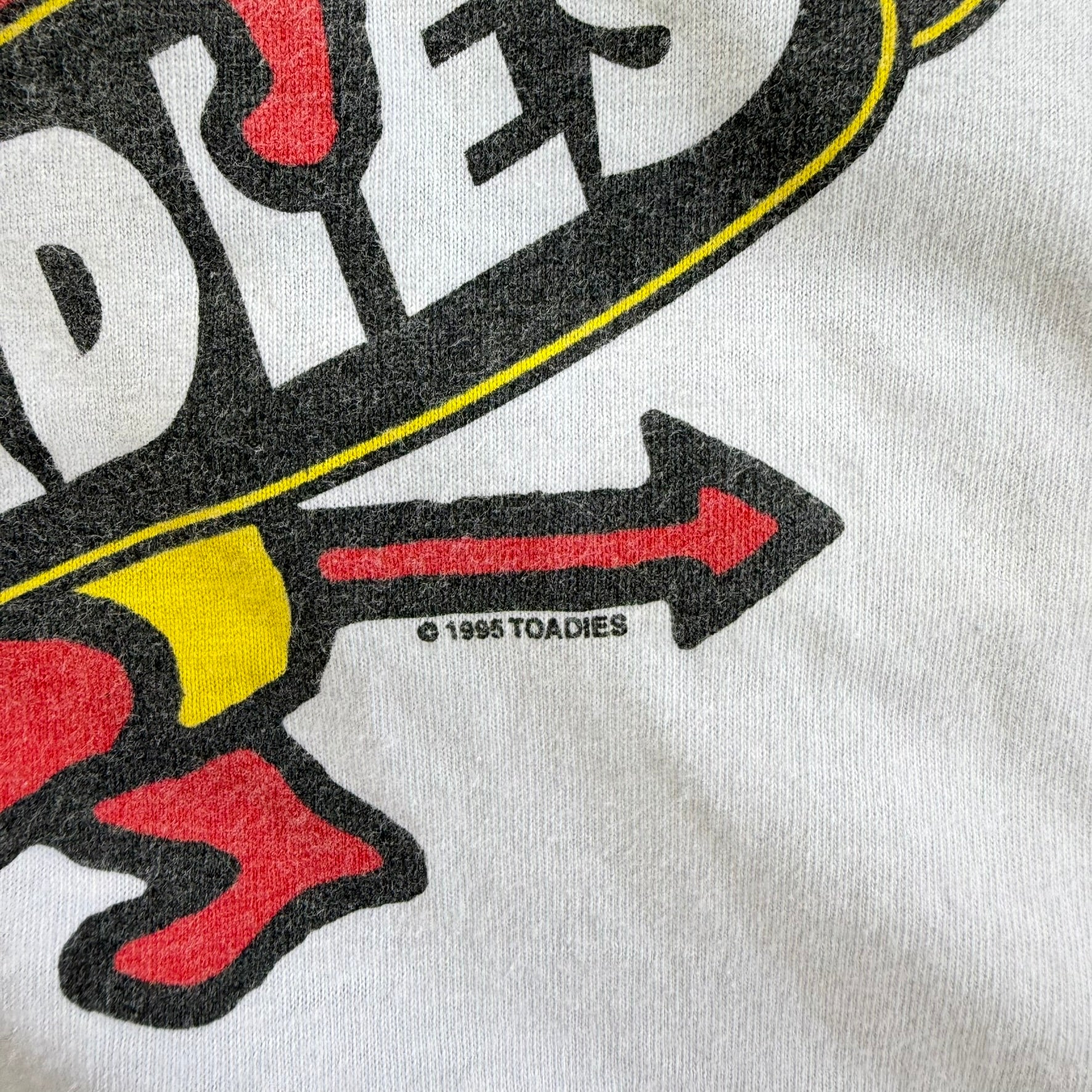 J- Vintage '95 Toadies Baby Devil Made In USA Graphic Tee - XL