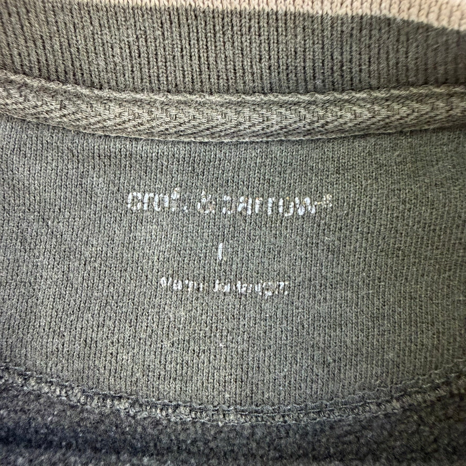 Northwest Outfitters Embroidered Bear Graphic Crewneck - L