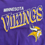 J- Vintage Minnesota Vikings NFL Logo 7 Graphic Text & Logo Made in USA Crewneck - L