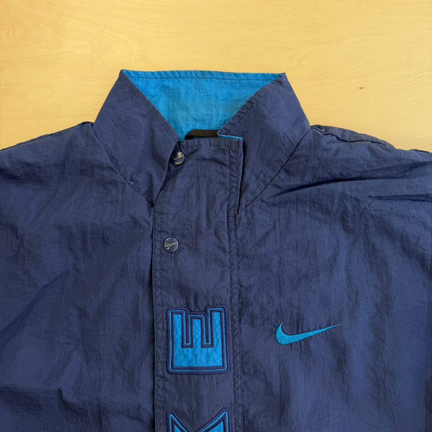 J- Vintage 90s Nike Embroidered Text & Swoosh Lightweight Zip Up Navy/Blue Jacket - M