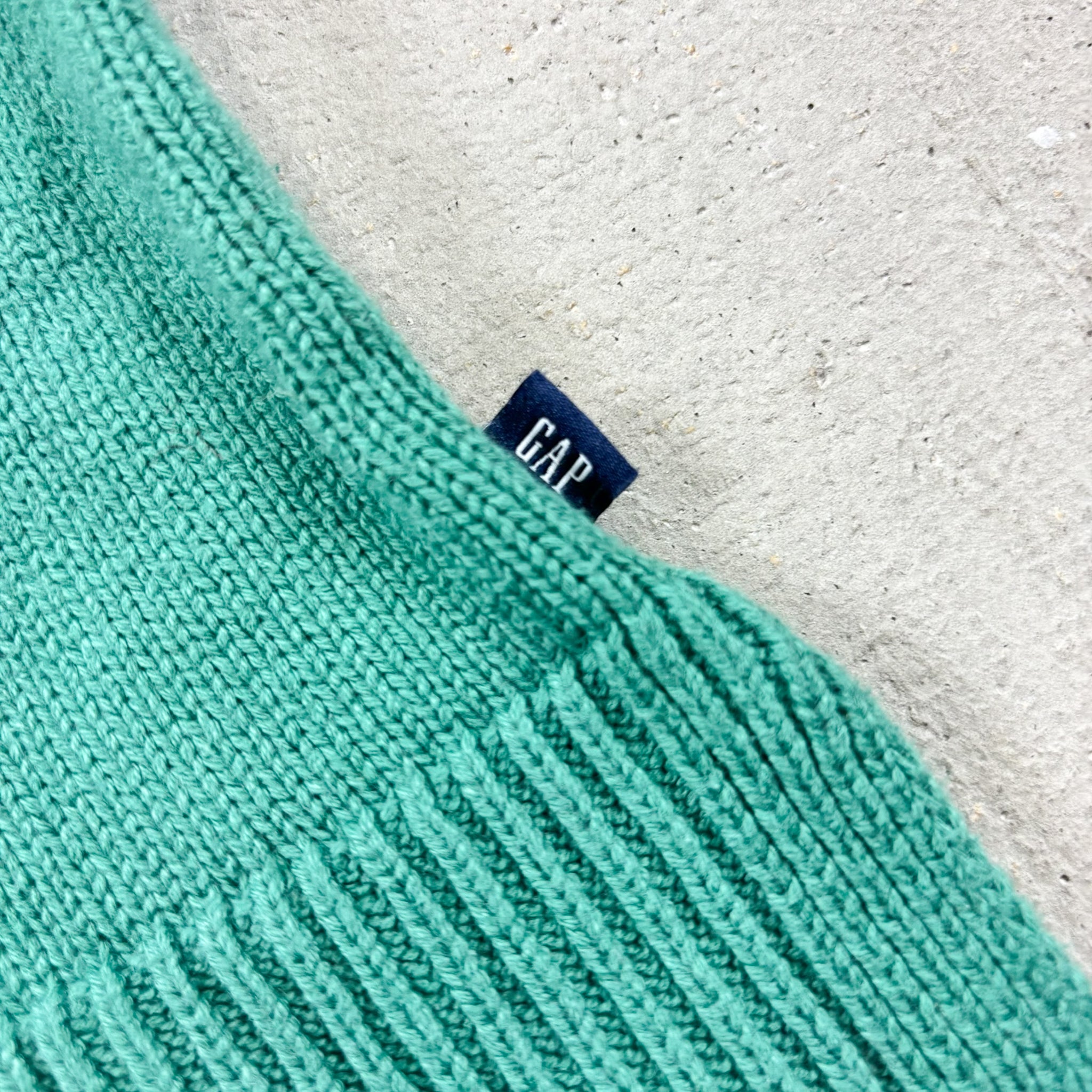 F- Vintage Gap Heavy Green Knit Sweater