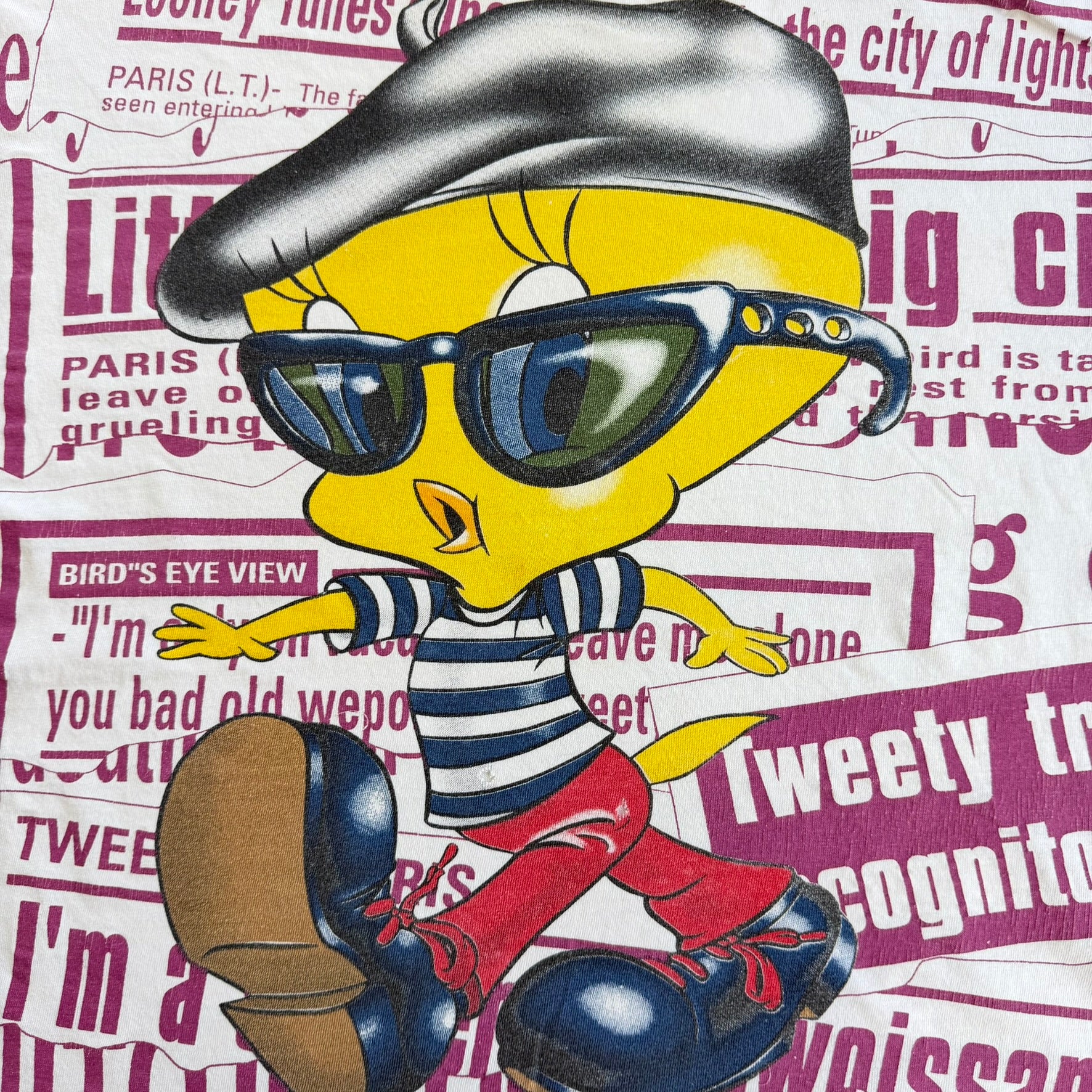J- Vintage '95 Looney Tunes Tweety Flyes Away To Paris Jumbo Print Tee - XL