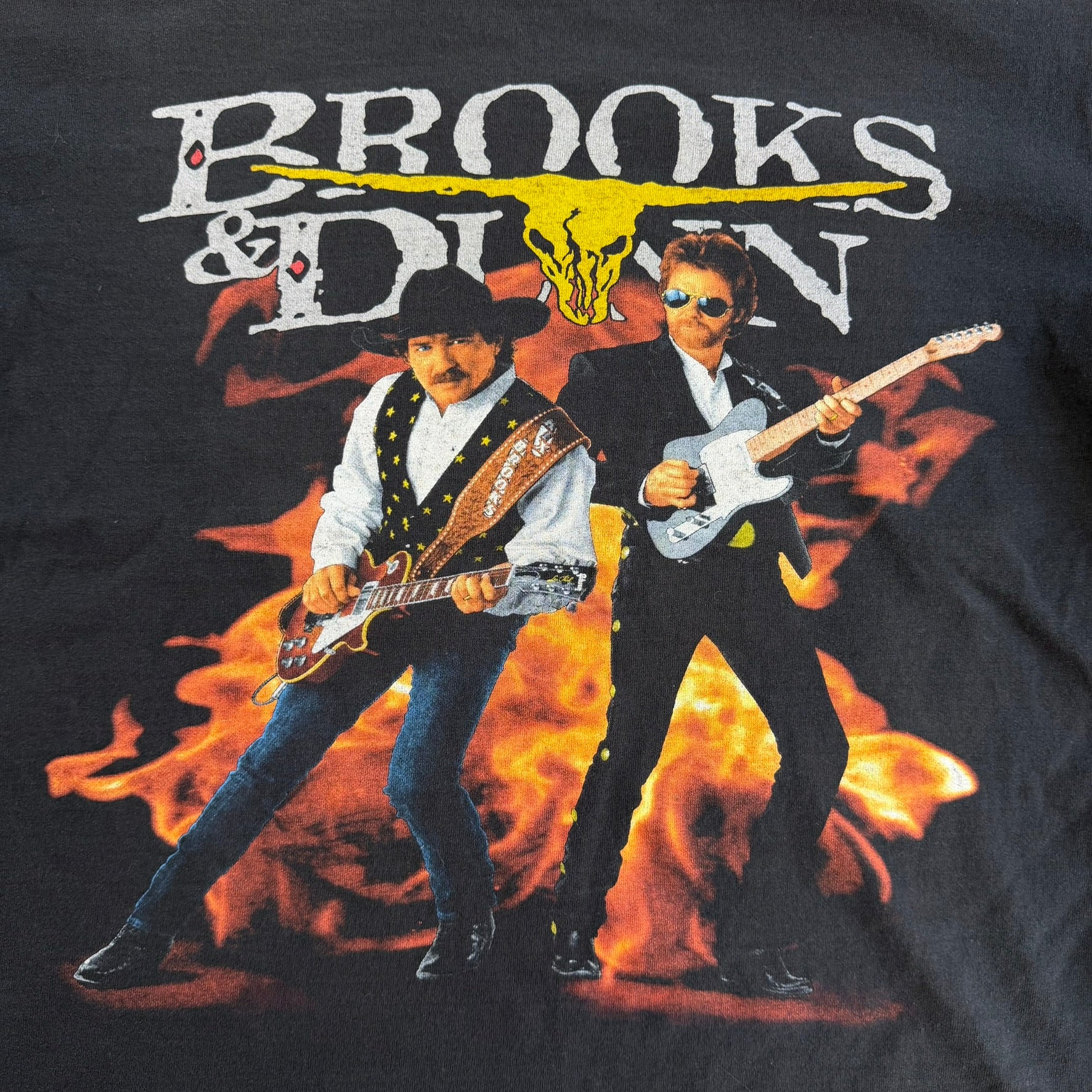 J- Vintage '94 Brooks & Dunn Electric Rodeo Graphic & Picture Made In USA Single Stitch Tee - XL