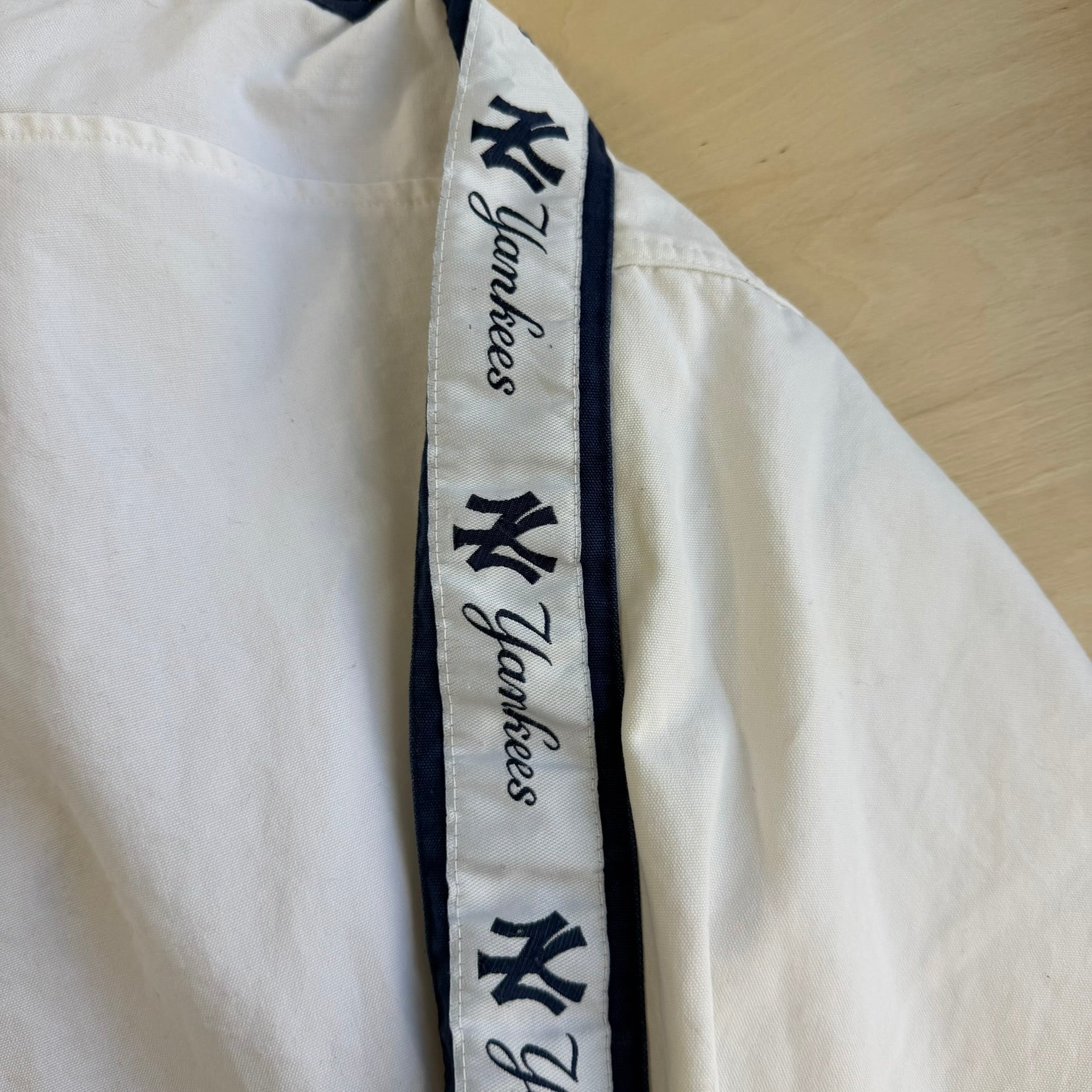J- Vintage New York Yankees MLB Pro Player Zip Up Lightweight Jacket - M (fits L)