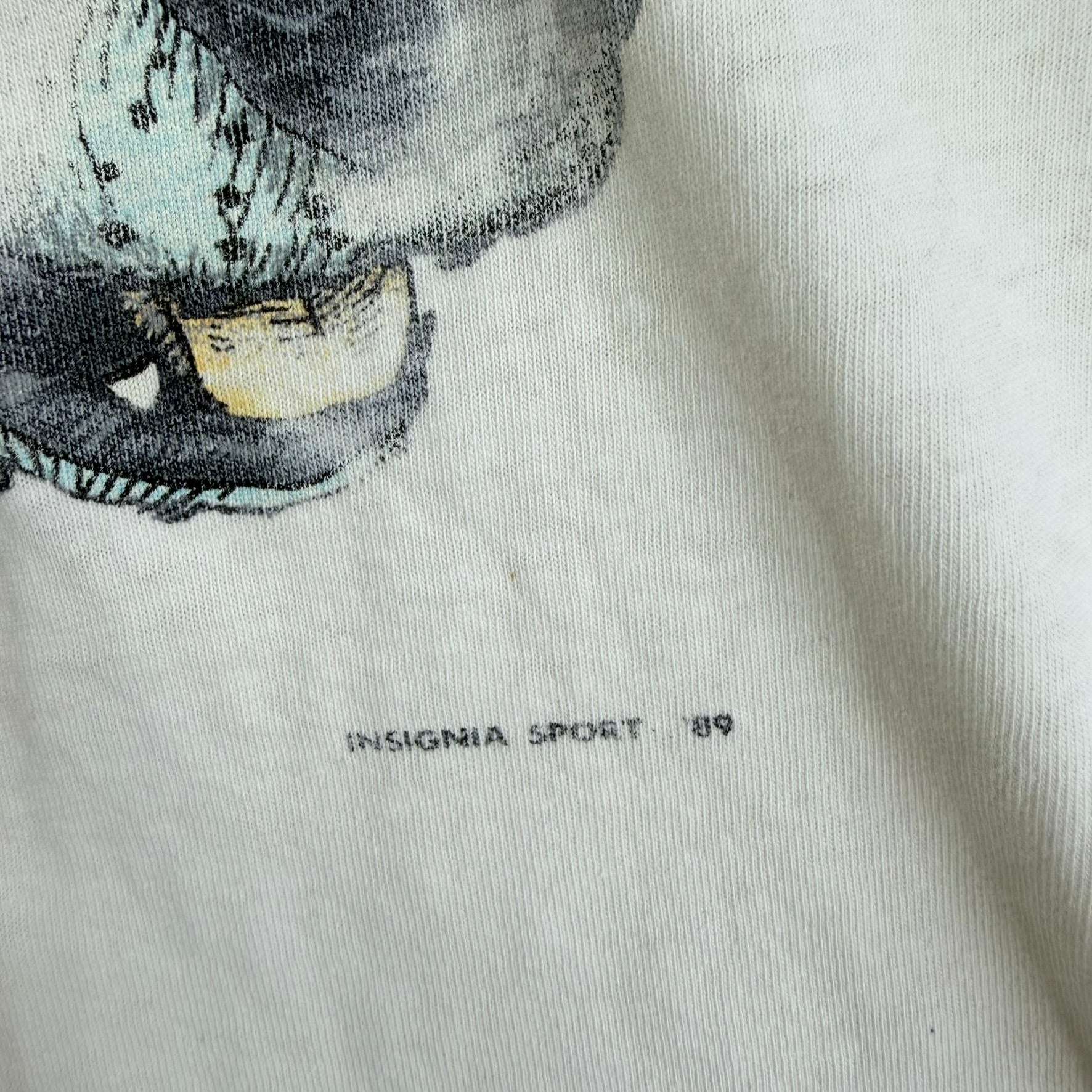 J- Vintage '89 Uconn Huskies Text & Graphic Single Stitch Tee - L