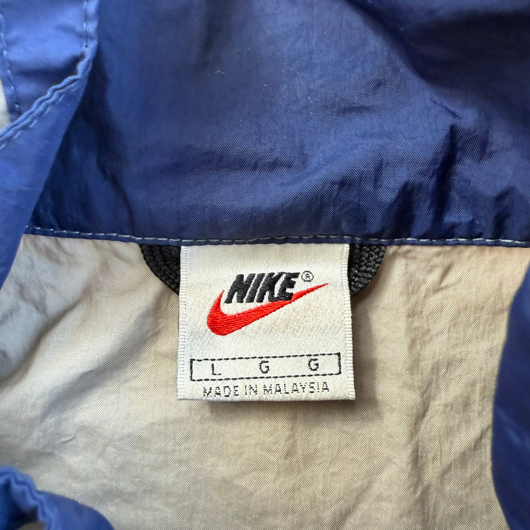 J- Vintage 90s Nike Embroidered Swoosh Zip Up Lightweight Jacket - L