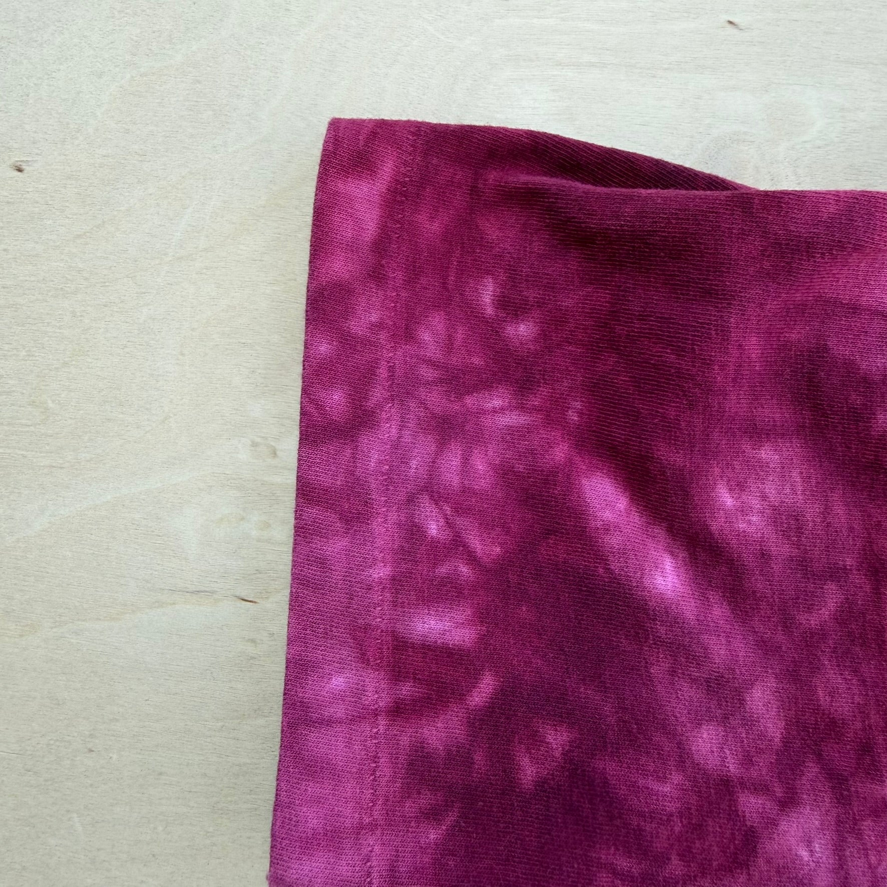 J- Vintage '95 The Mountain First Nation Drummer & Birds Made In USA Maroon Acid Wash Single Stitch Tee - L