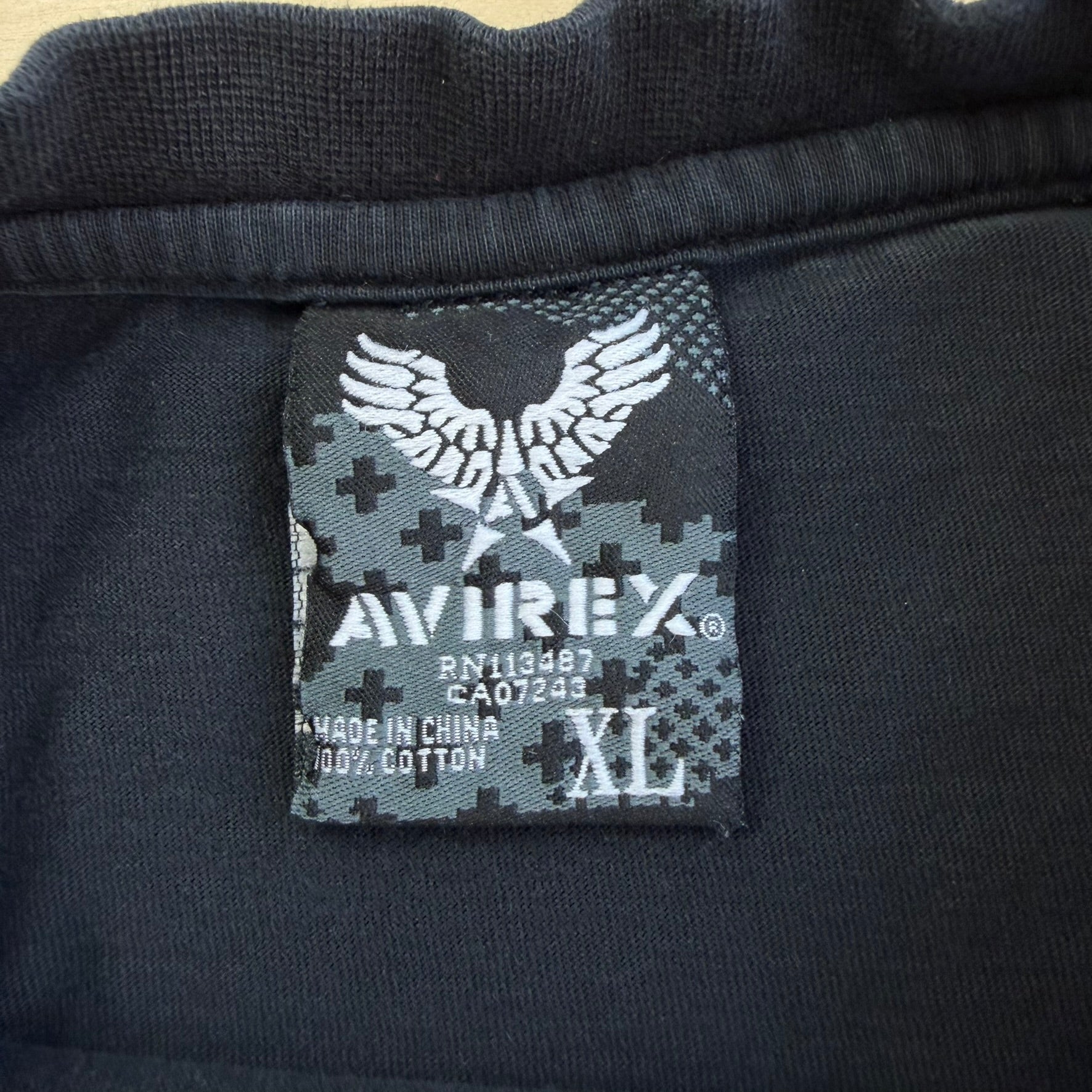 J- Vintage Avirex Embroidered Logo & Text Graphic Tee - XL