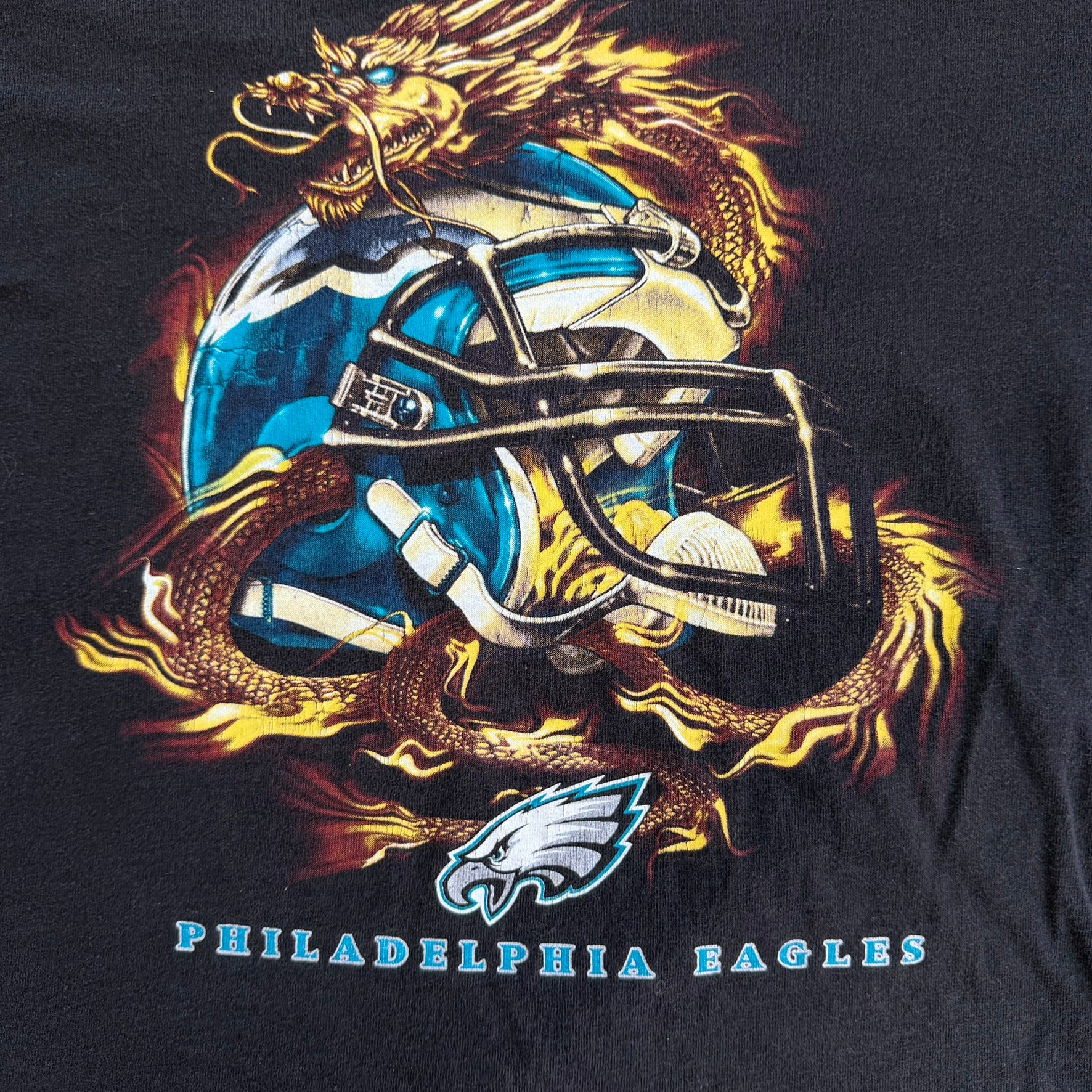J- Vintage Philadelphia Eagles NFL Year Of The Dragon Graphic Tee - L