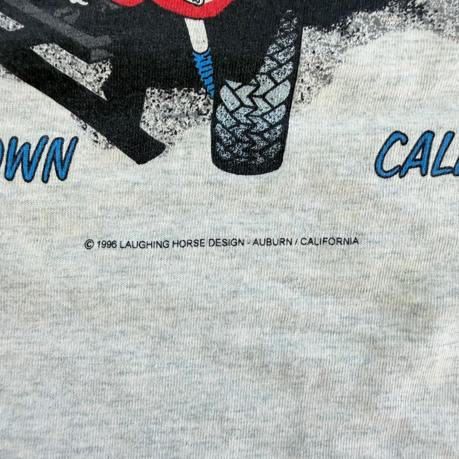J- Vintage '97 Warden's Hangtown California Jeep Graphic Tee - XL