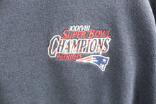 Load image into Gallery viewer, Vintage NFL New England Patriots Super Bowl 38 Champ Crewneck
