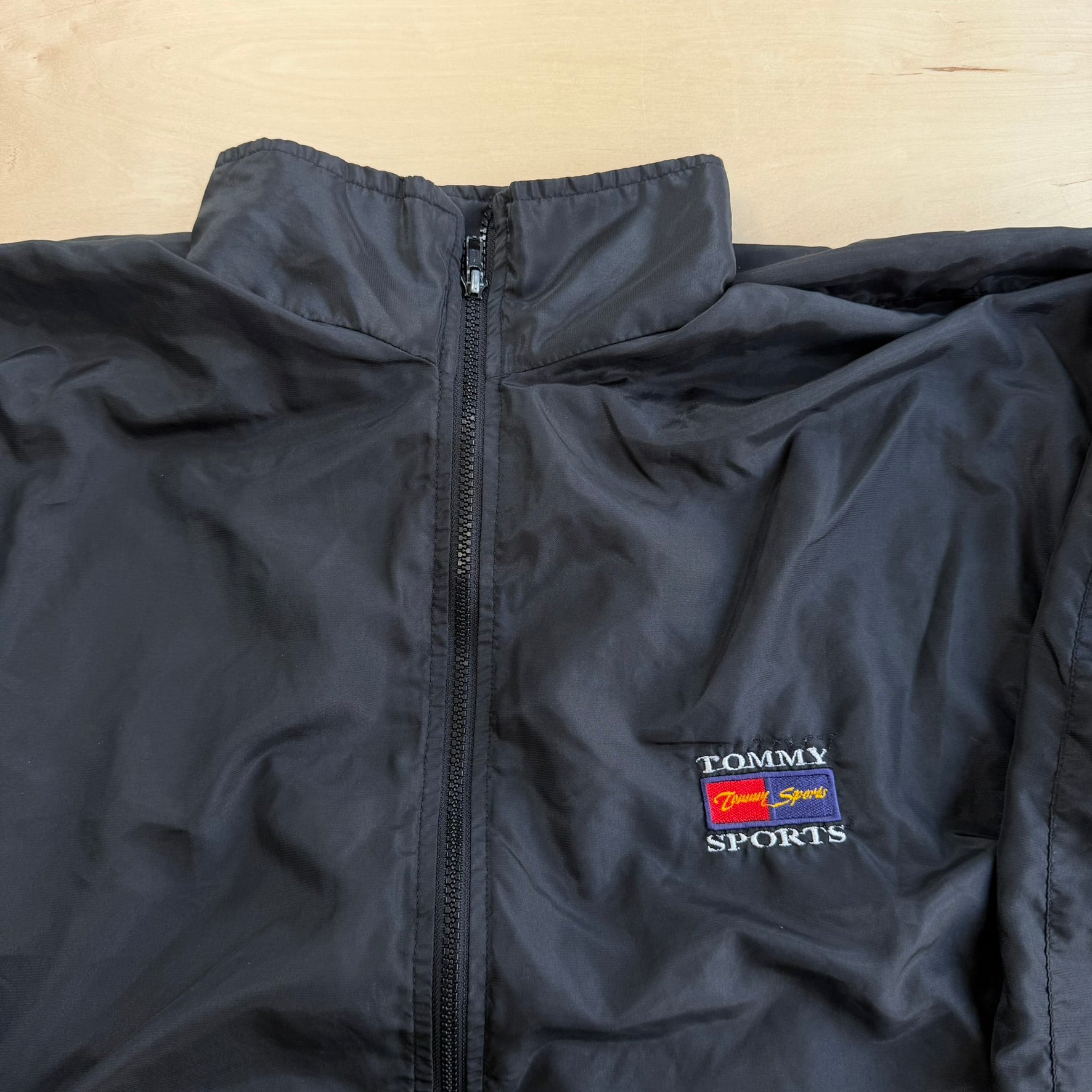 J- Vintage Tommy Hilfiger Tommy Sports Embroidered Logo Lightweight Zip Up Jacket - M