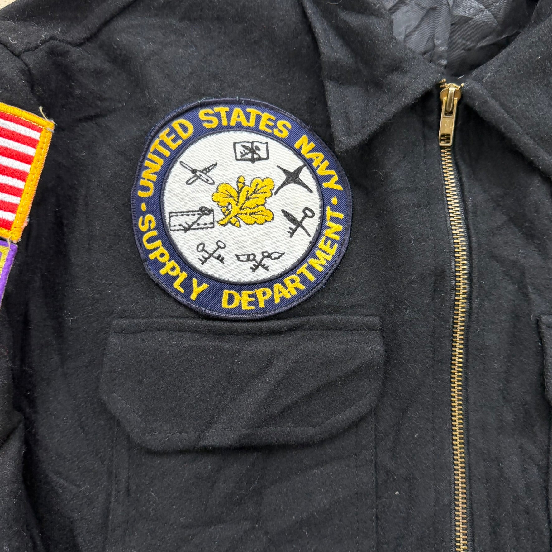 J- Vintage '90-91 US Navy USS Inchon Patches Zip Up Jacket - L