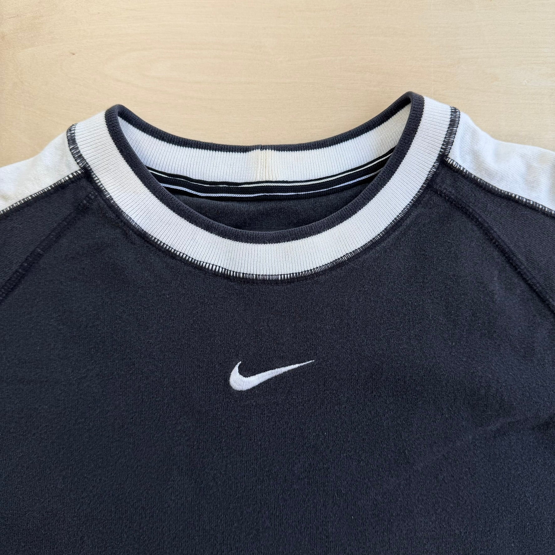J- Vintage Nike Embroidered Center Swoosh Raglan Tee - L