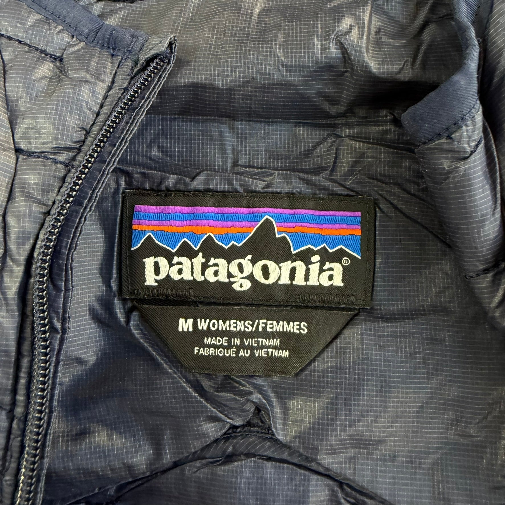 Patagonia Women's Micro Puff Hooded Navy Jacket - Women's M