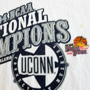 J- Vintage '04 Nike Uconn Huskies NCAA National Champions Graphic Tee - XL