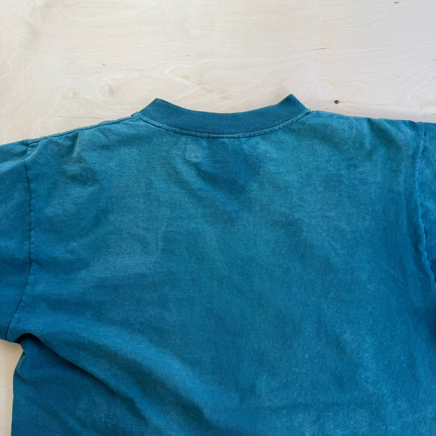 J- Vintage '94 Vancouver Grizzlies NBA Graphic & Text Tee - M