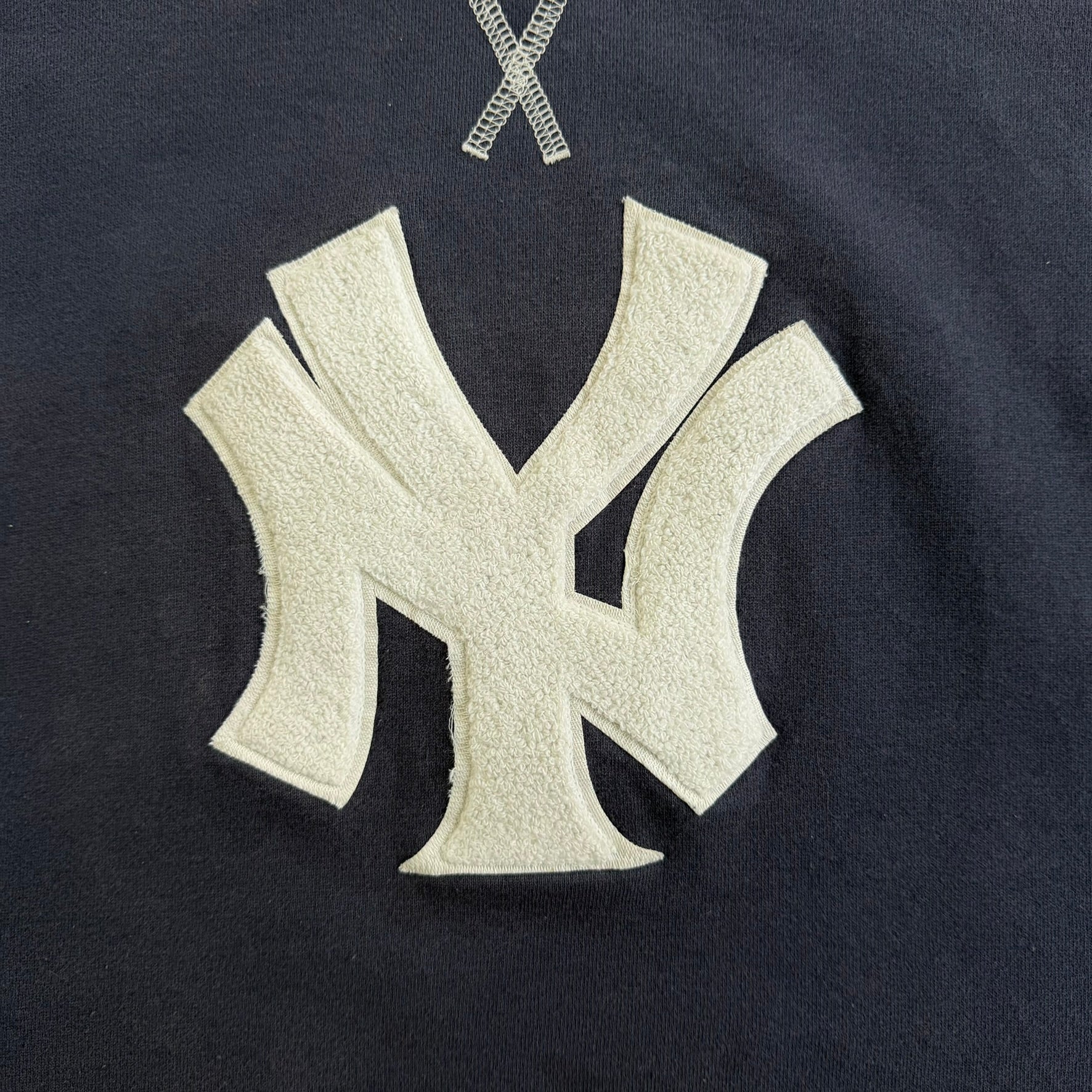 J- Vintage New York Yankees MLB Chenille Embroidered Logo Hoodie - XL