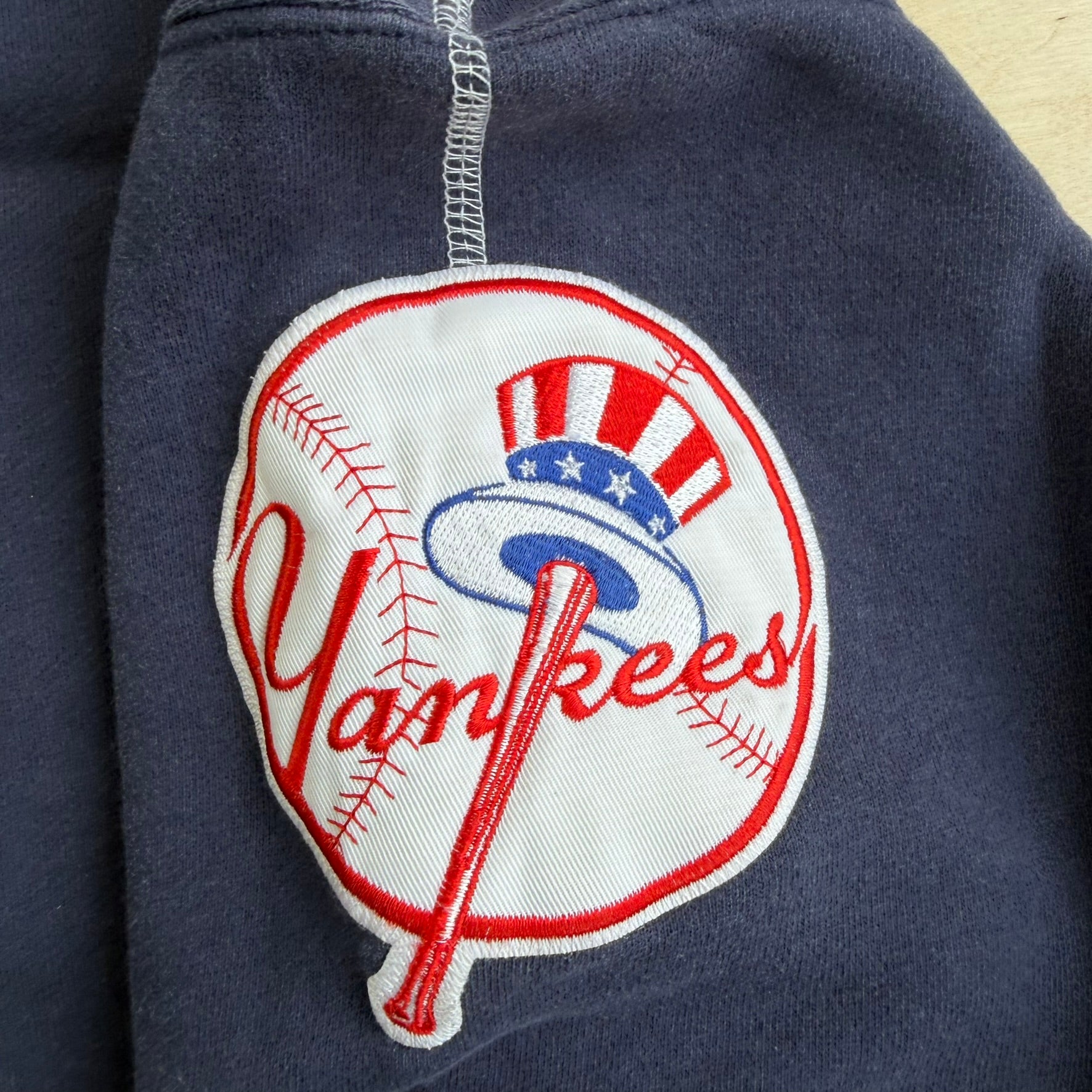 J- Vintage New York Yankees MLB Chenille Embroidered Logo Hoodie - XL