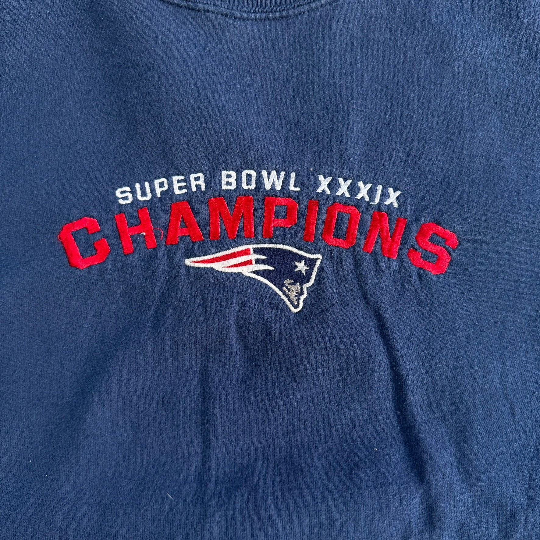 Vintage New England Patriots NFL Embroidered Text & Logo Crewneck - XL