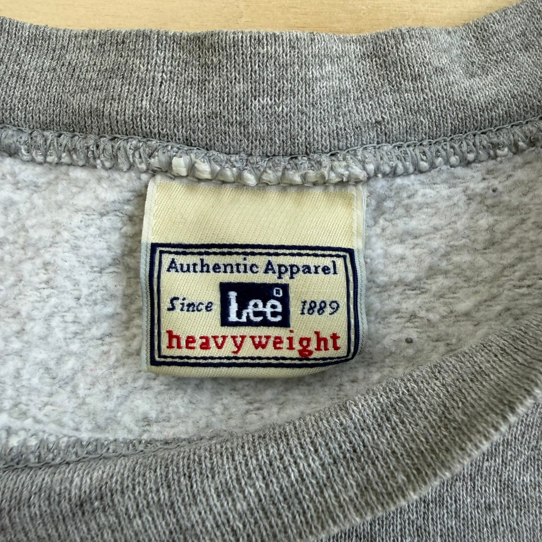 J- Vintage '03 New England Patriots Super Bowl 35 NFL Graphic Crewneck - L