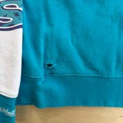 J- Vintage Charlotte Hornets NBA Mitchell & Ness Embroidered Logo Crewneck - L