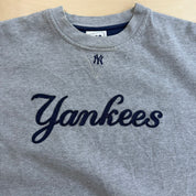 J- Vintage New York Yankees MLB Lee Embroidered Logo Crewneck - L